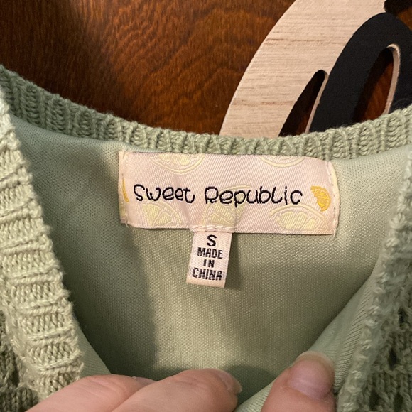 Beautiful sage Sweet Republic crochet midi dress 😍😍😍 - Picture 6 of 12